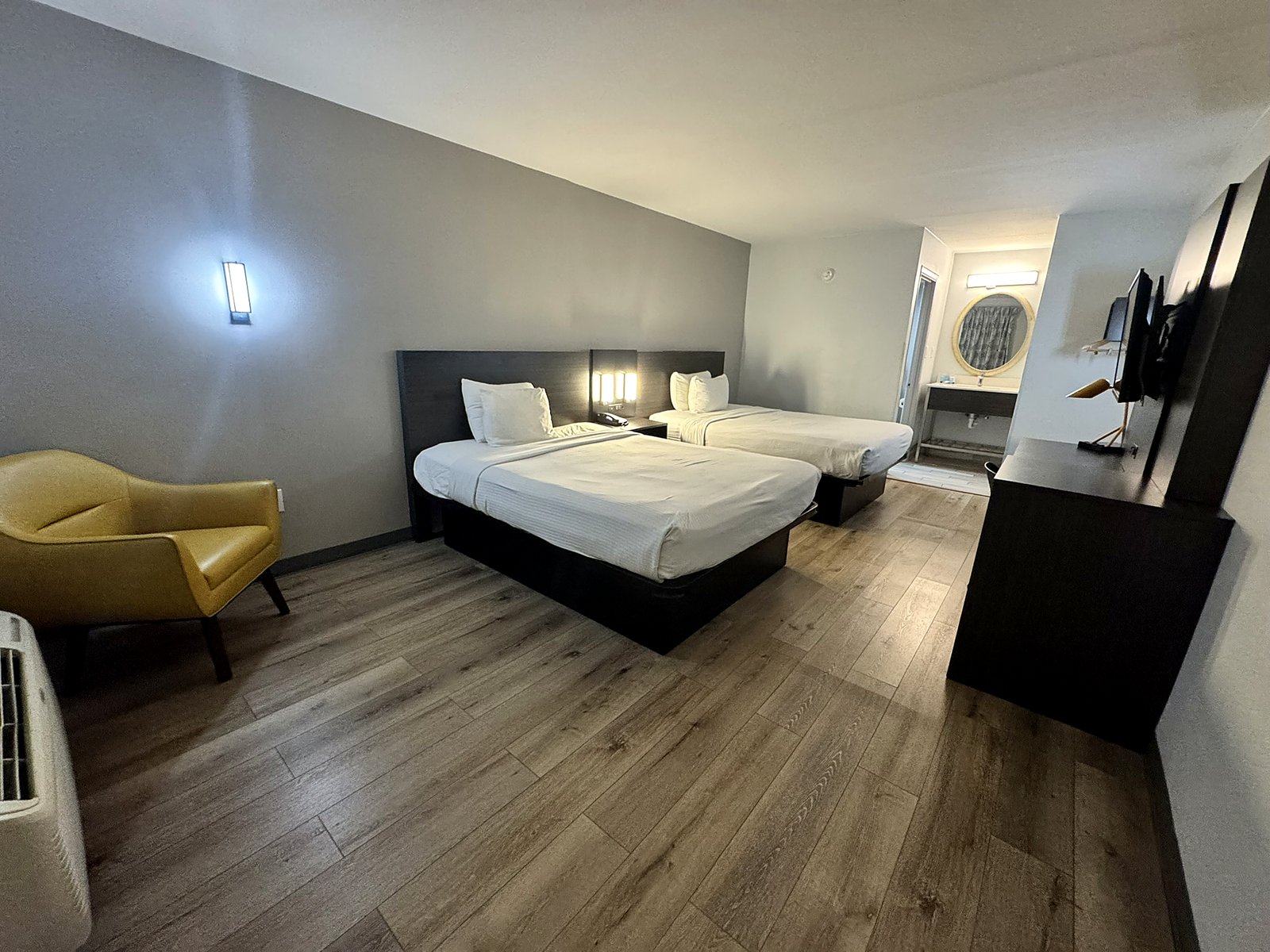 King suite with sofa